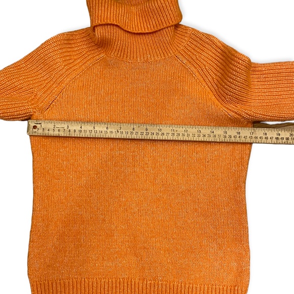 🍁3 for 25  Vineyard vines orange wool blend turtleneck sweater size M - Picture 7 of 8
